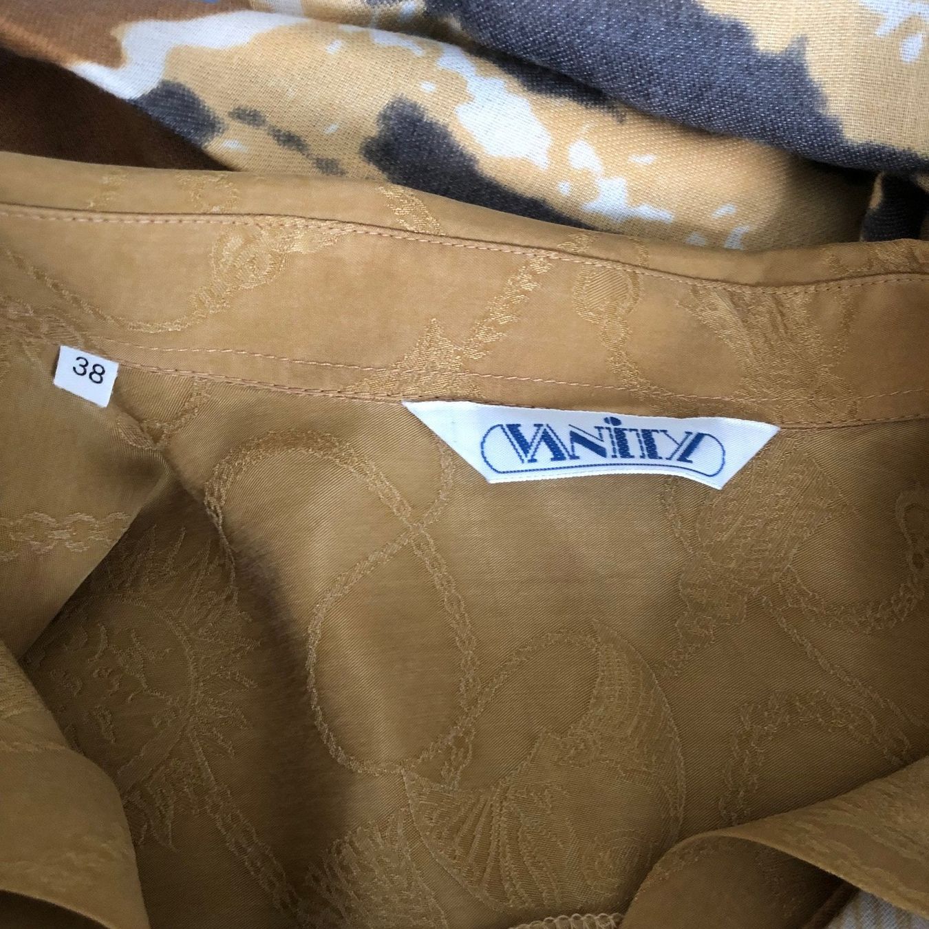 Kleiderpakete: Bluse 100% CUPRO und Hose, Gr. 38, Schaltuch gratis – Gebraucht aus Hergiswil NW von redrose51 6