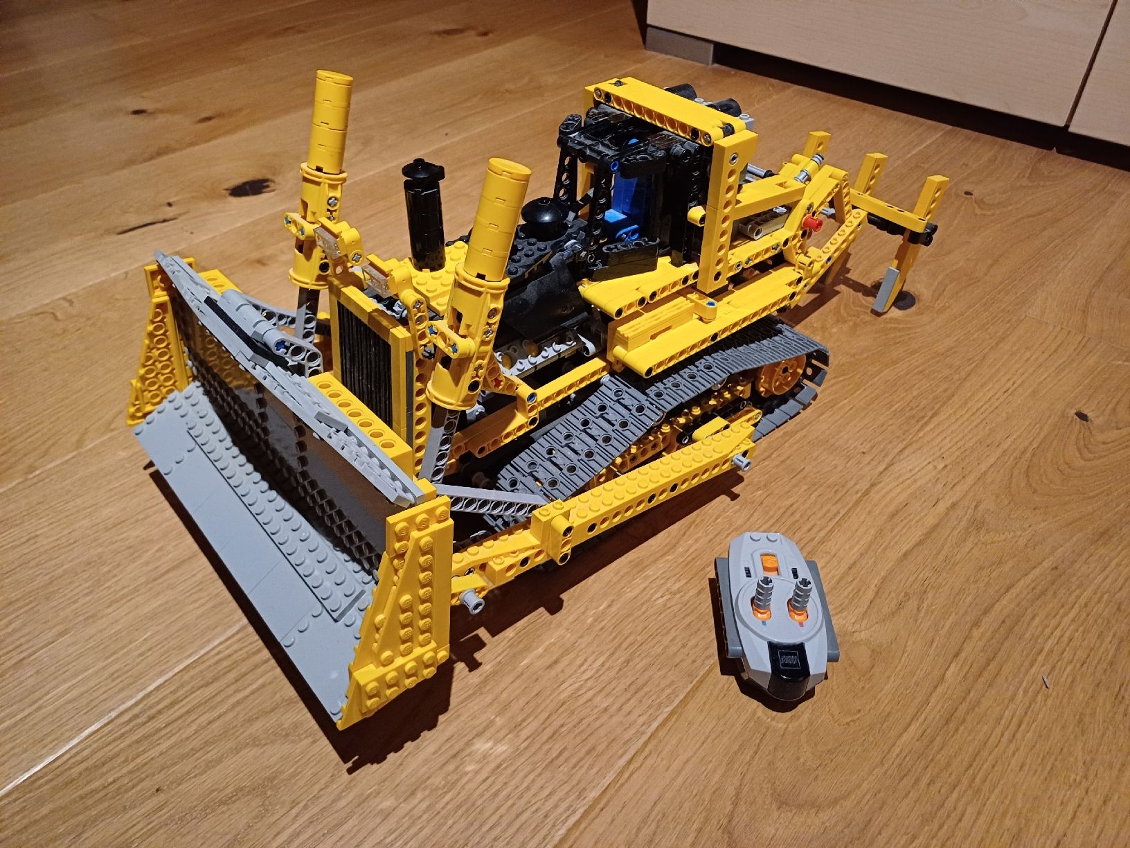 Lego Giocattoli: Lego Technik 8275 Bulldozer – Usato da Rütschelen venduto da nomael01