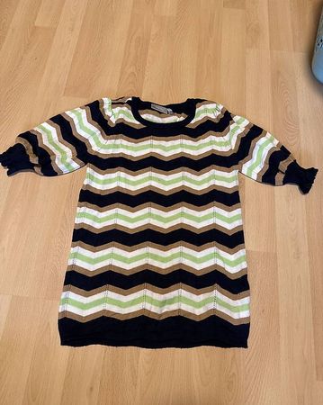 Gestreiftes Strick T-Shirt