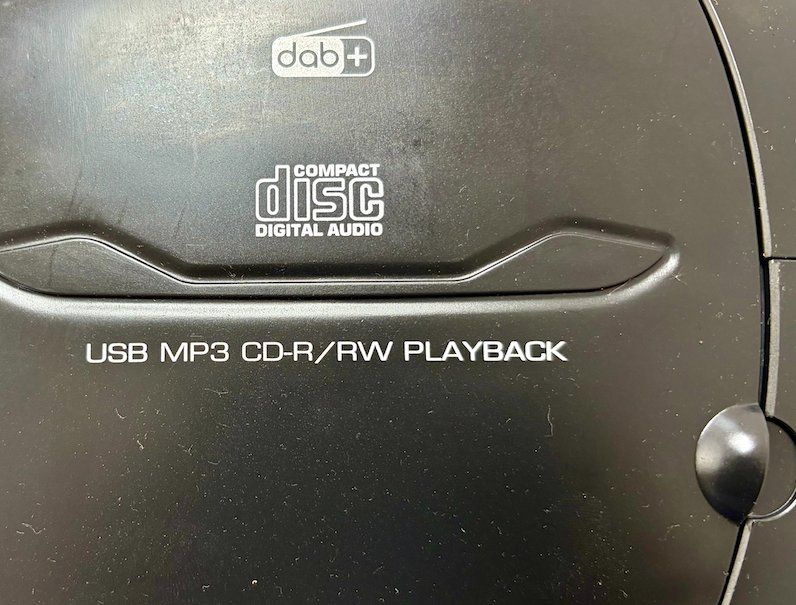 Dual Radio: Radio DAB / CD ect... – Usato da Châtillon JU venduto da laoo 1