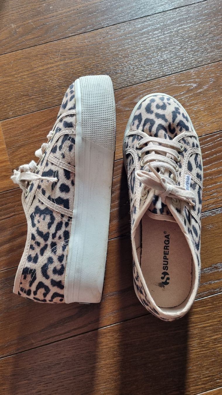 Superga Damenschuhe: Superga Sneaker mit Leopardenmuster – Gebraucht aus Belp von sfanny88 1