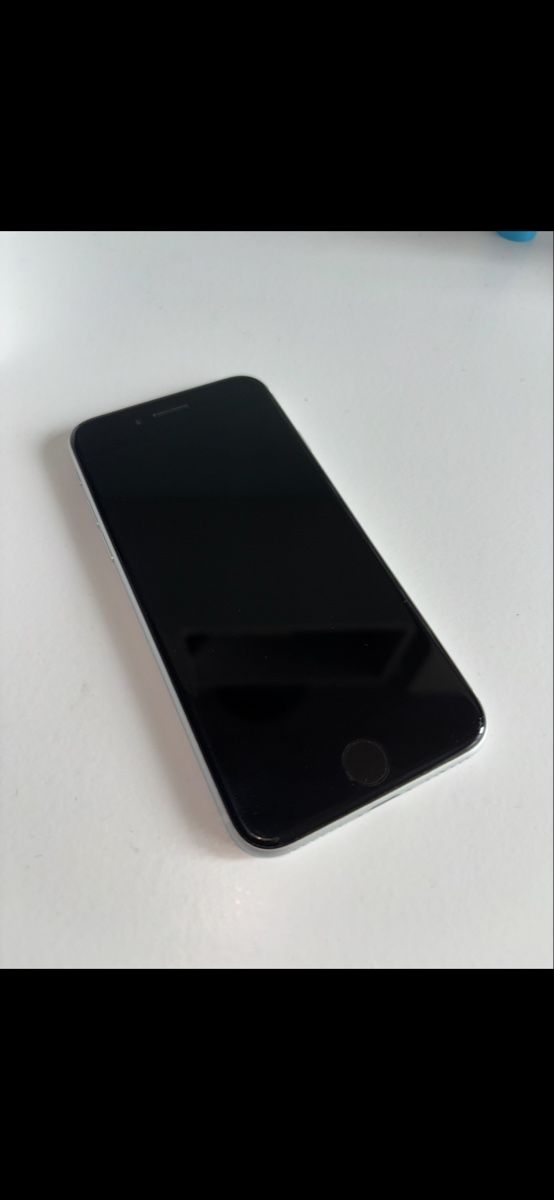 Apple Portables: iPhone SE 2020 weiss 64GB – D'occasion à Fislisbach par secondhandF 1