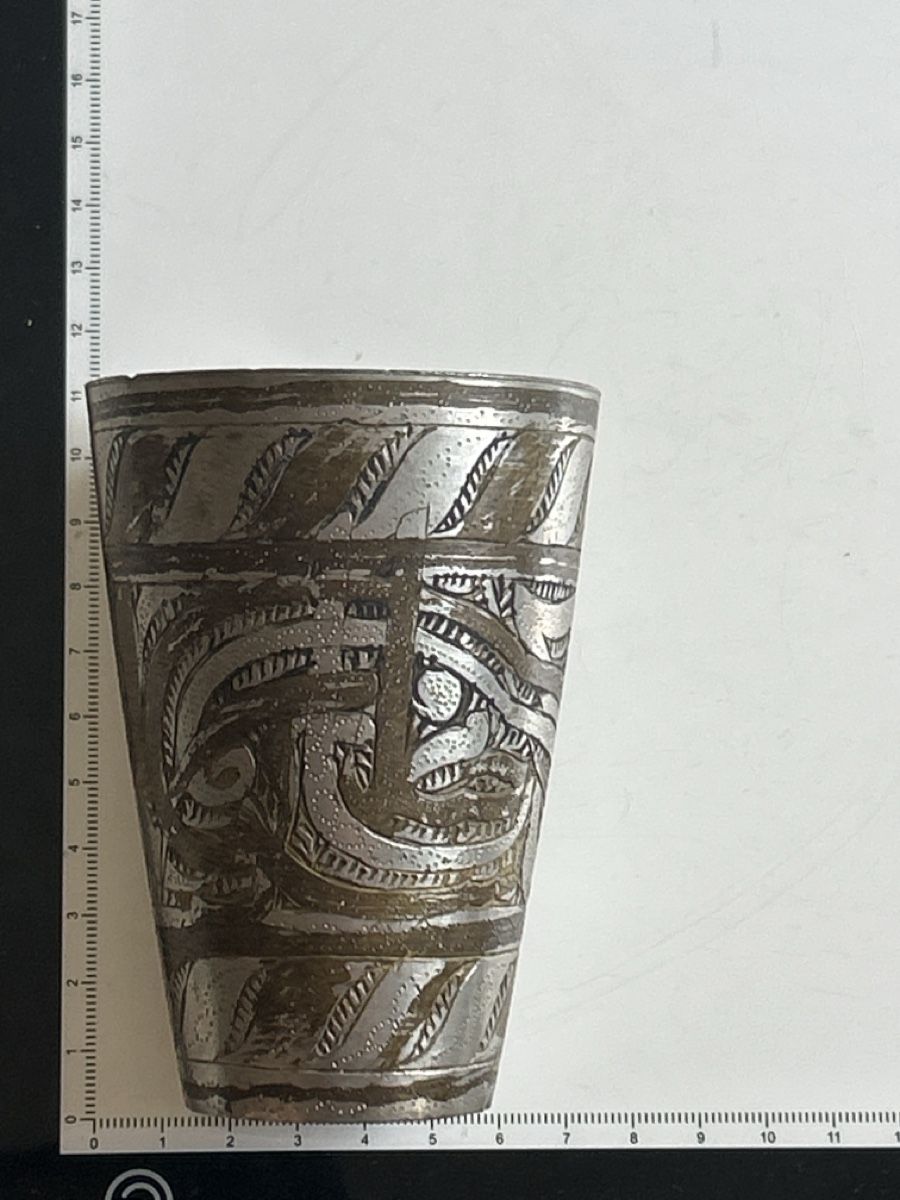 Tazze: Blechbecher mit Ornamenten, antik, (I7) – Usato da Neuenhof venduto da bro_9zsg 4