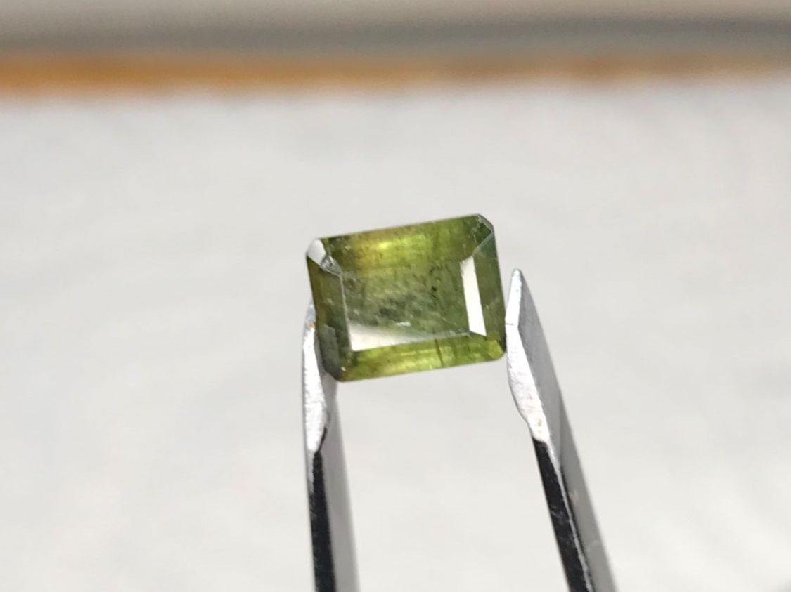 Pietre preziose: ab 1.- grüner Turmalin ca. 1.6 Karat – Nuovo (secondo la descrizione) da Biel venduto da djvalbnc 2