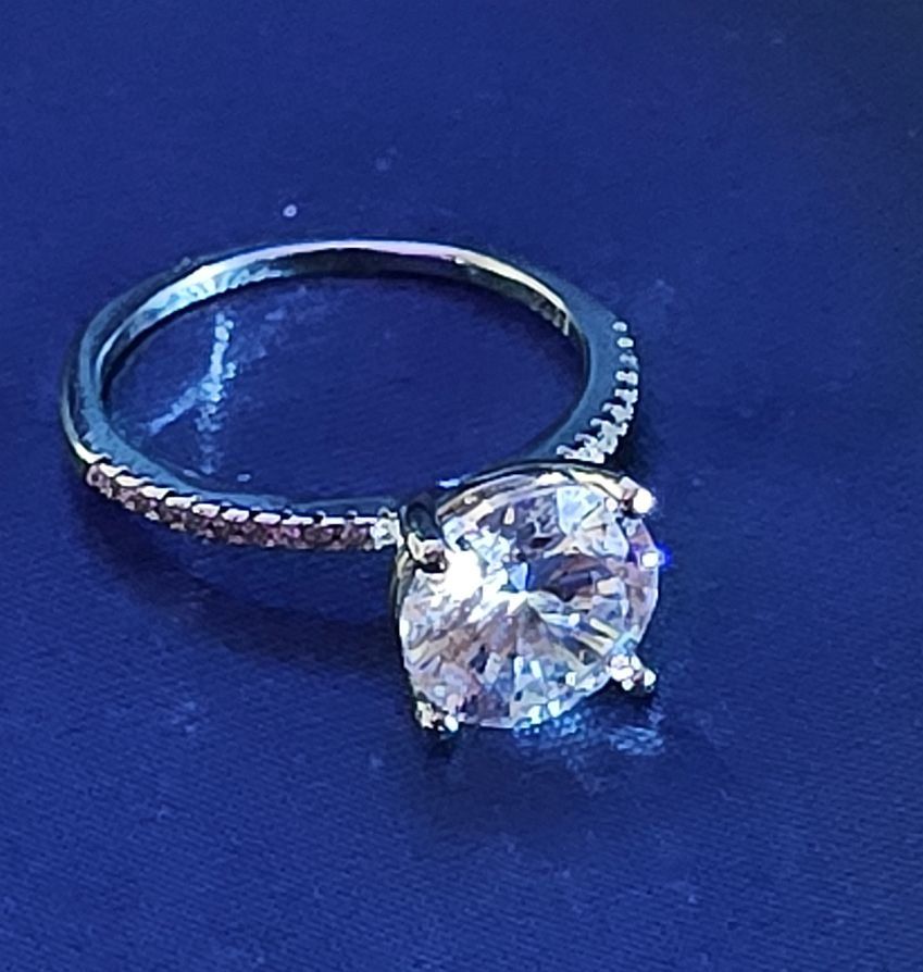 Anelli: Eleganter Ring mit grossem Zirkonia, 925 versilbert, Gr. 9 – Nuovo (secondo la descrizione) da Grenchen venduto da maretop 1
