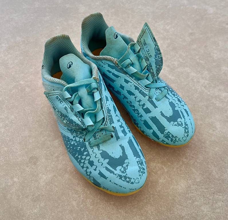 Scarpe per ragazzi: Fussballschuhe Gr. 31 – Usato da Safnern venduto da Nikoelsch