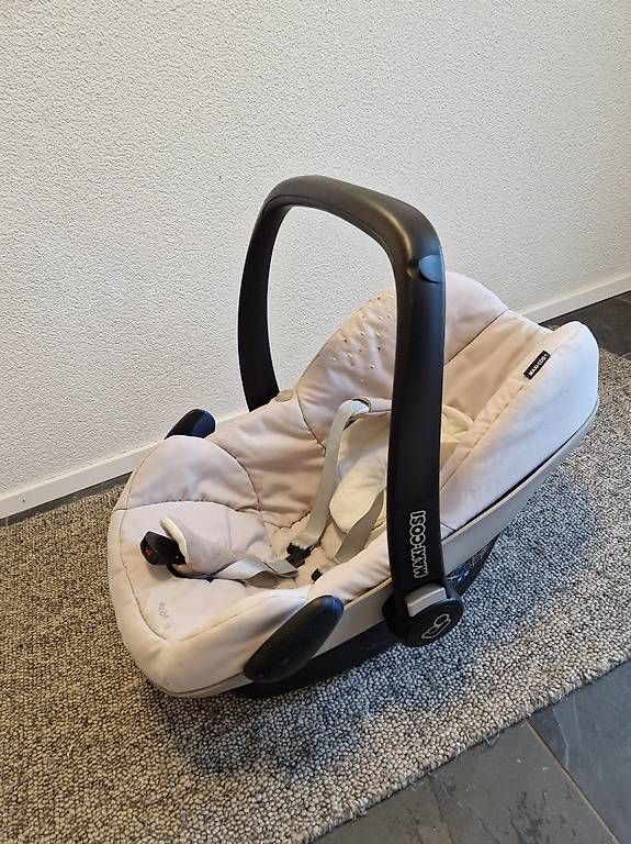 Maxi-Cosi Seggiolini per auto: Maxi-Cosi Pebble Babyschale Beige/Sand – Usato da Kallnach venduto da yinginho 2