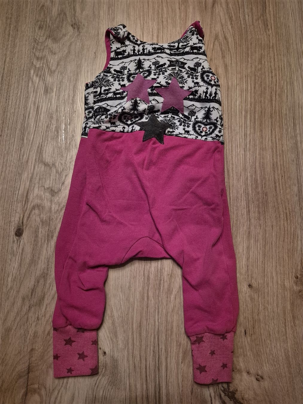 Hosen: Strampler Scherenschnitt-Motiv rosa Grösse 62 – Gebraucht aus Walenstadt von Ani23