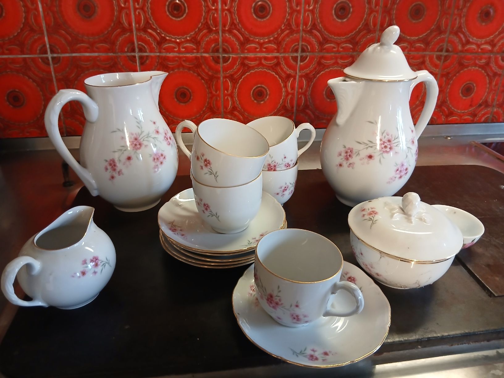Geschirrsets: Kaffeeservice mit Blumenmotiv Langenthal – Gebraucht aus Hildisrieden von fam_hpj2