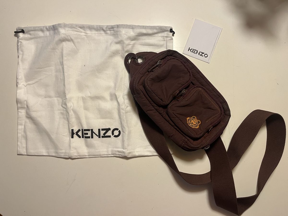 Kenzo Taschen: Bauchtasche Kenzo – Gebraucht aus Zürich von Benedikt.