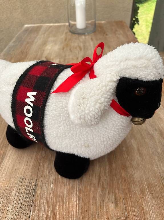 Giocattoli: Woolrich Schaf Plüschtier – Usato da Adligenswil venduto da Johnsepia 1