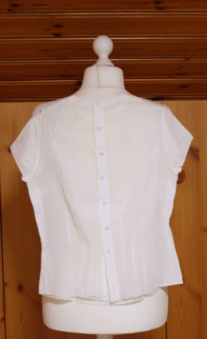 Camicette: Bluse Spitze und Schleife weiss Gr. 42 – Usato da Flüelen venduto da Diversicum-Vintage 3