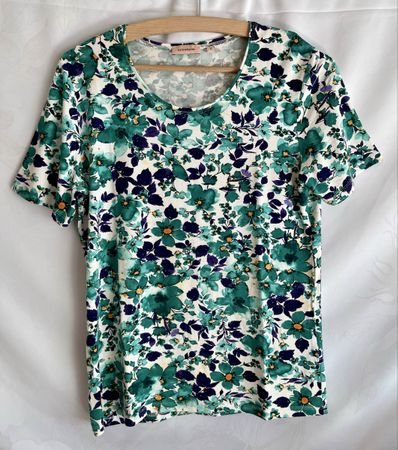 Gr.S, (fallt grösser aus) NEU, T-Shirt Kate Storm, Blumen