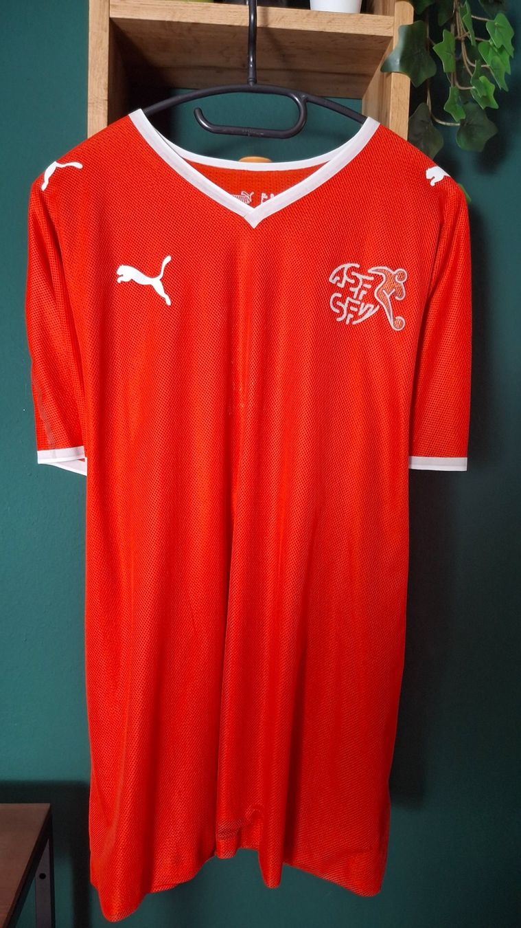 Schweizer Nati Canottiere & Pantaloni: Switzelrand Nati player issue euro 2008 puma – Usato da Yverdon-les-Bains venduto da flo_8fgr