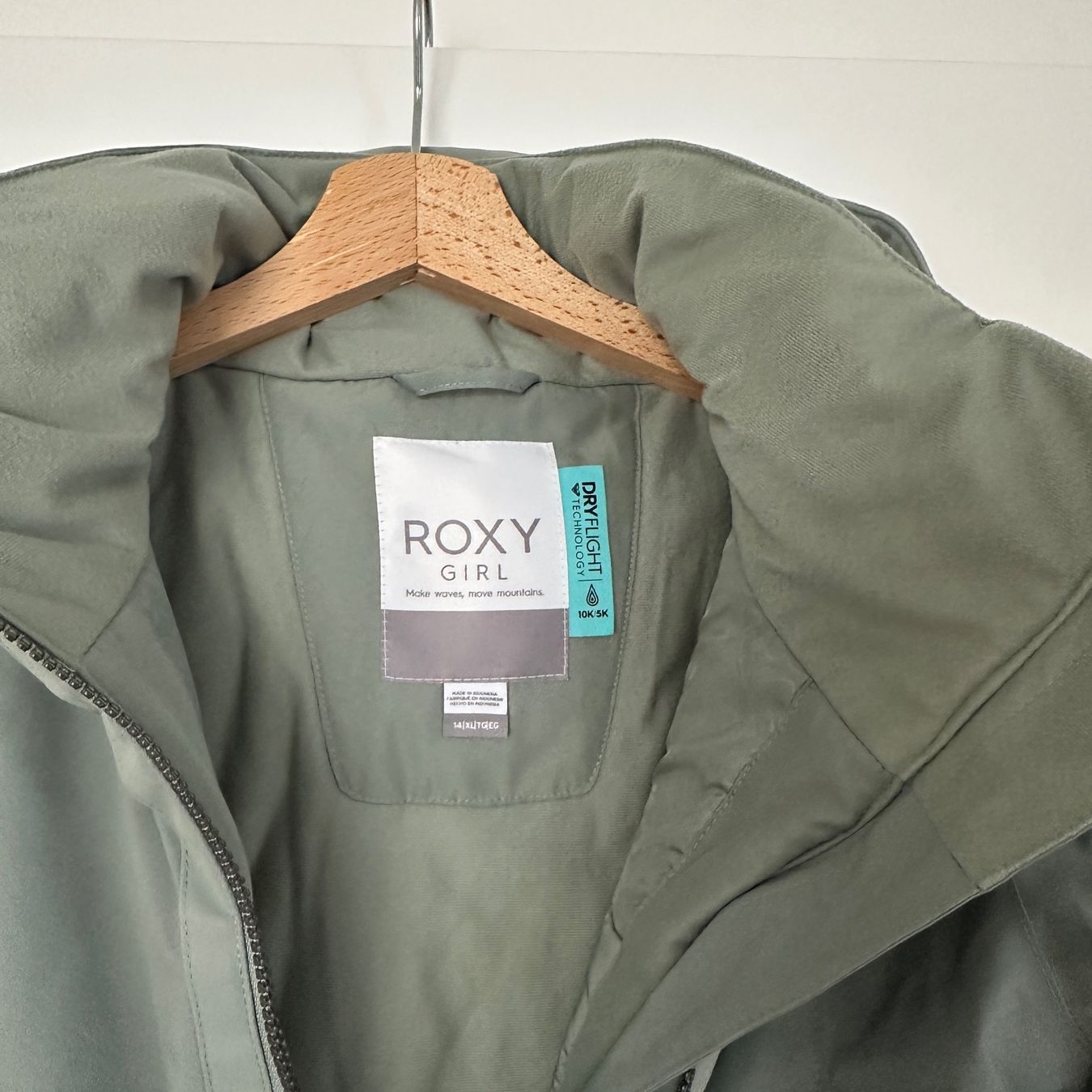 Roxy Giacche & Cappotti: Roxy Snowboardjacke, Mädchen, Gr 152 – Usato da Winterthur venduto da angeles18 3