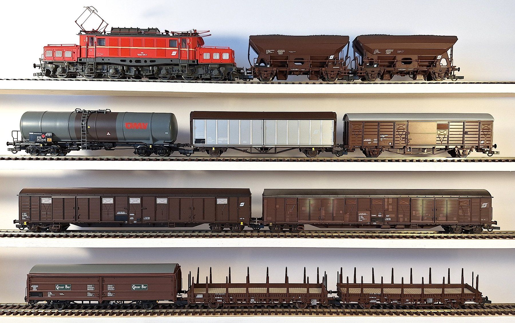 Roco Trains électriques: ÖBB 1020 mit Güterzug – D'occasion à Bern par BahnliebhaberRe420 1