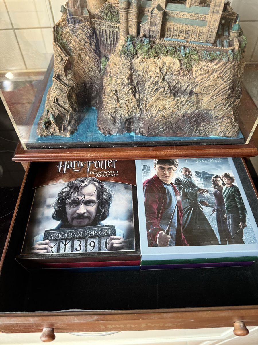 Statuette: Réplique Poudlard - Harry Potter – Usato da Pully venduto da BLANCPAIN02 1