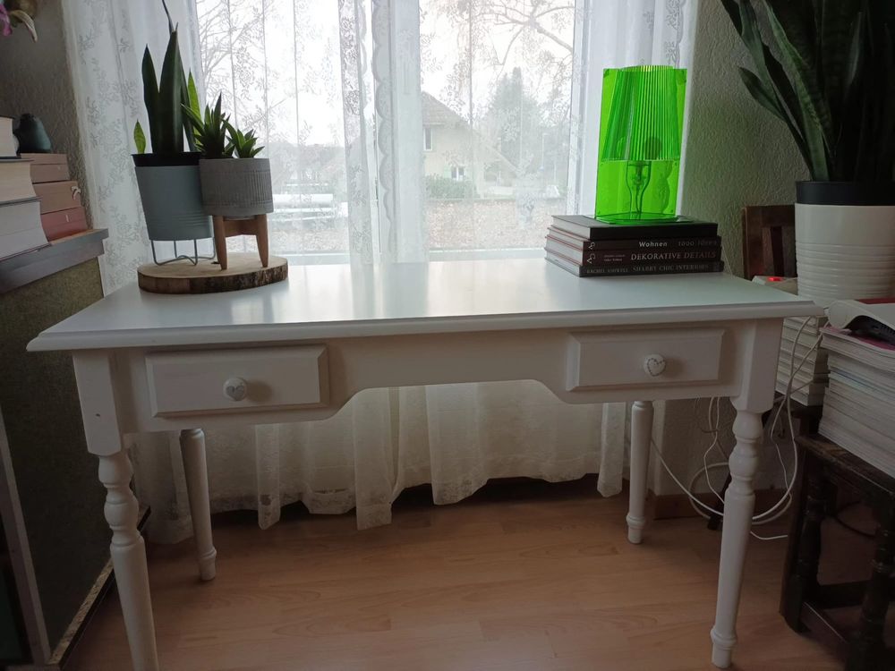 weisser-vintage-schreibtisch-ideal-furs-homeoffice