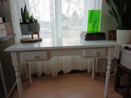 Weisser Vintage-Schreibtisch,ideal fürs Homeoffice!Renoviert