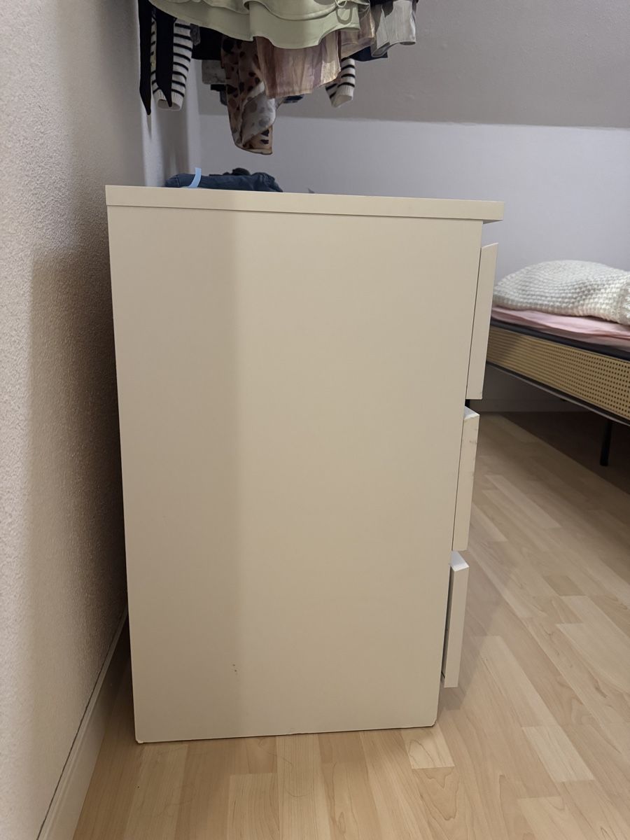 Cassettiere: IKEA MALM Kommode weiss – Usato da Winterthur venduto da Flomiverse 2