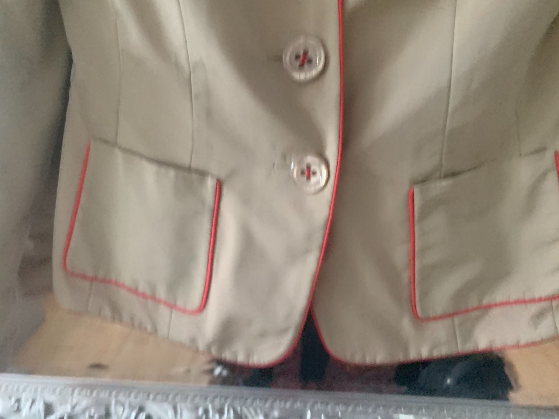 Giacche: Rena Lange Blazer, rot oder beige – Nuovo e nell'imballaggio originale da Hombrechtikon venduto da Herbstsonne 4