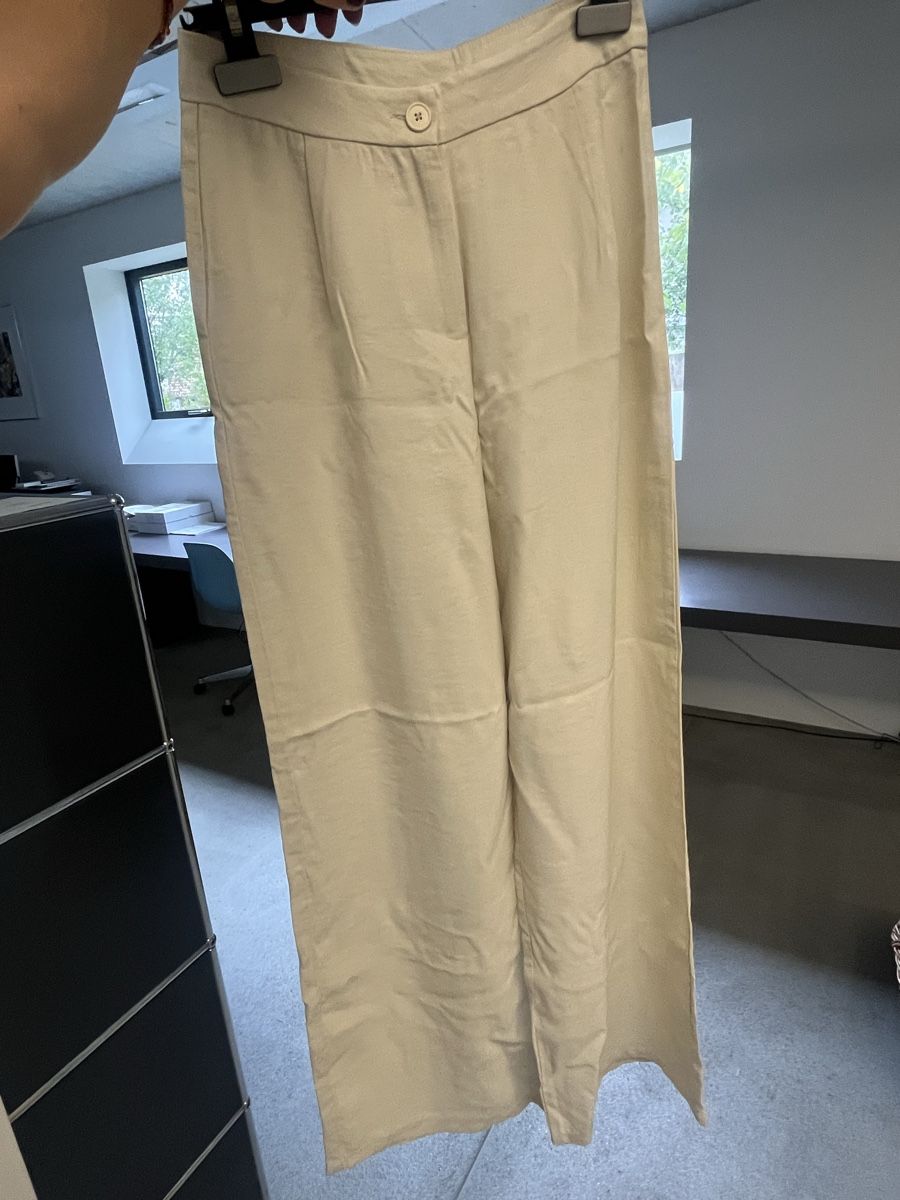 Pantaloni: Hosen Damen Grösse 36 beige – Usato da Bern venduto da superduper