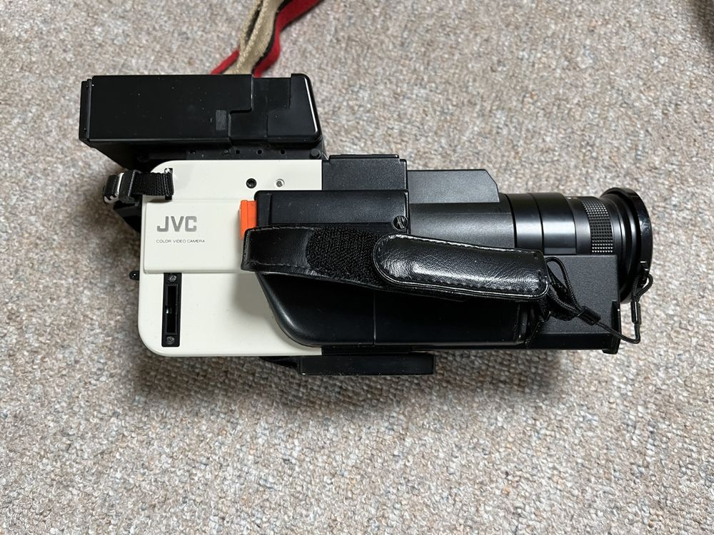 JVC GXN7E Videokamera aus den 80er mit Zubehör Kaufen auf Ricardo