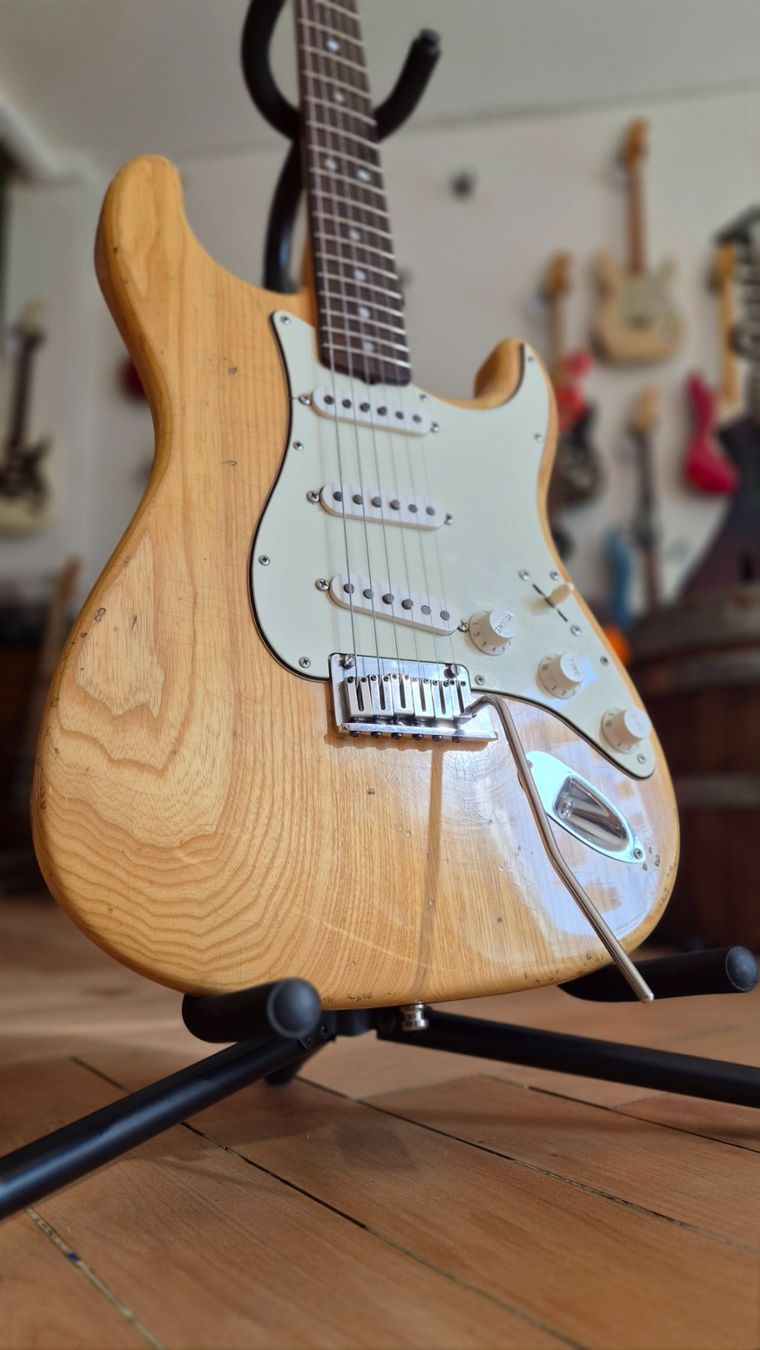 Fender Instruments de musique: Fender Stratocaster Masterbuilt Custom – D'occasion à pieterlen par AntonelloGuitars 8