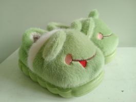 Süsse, flauschige Kinder Hausschuhe, Grün - Gr. 24/25 Neu!