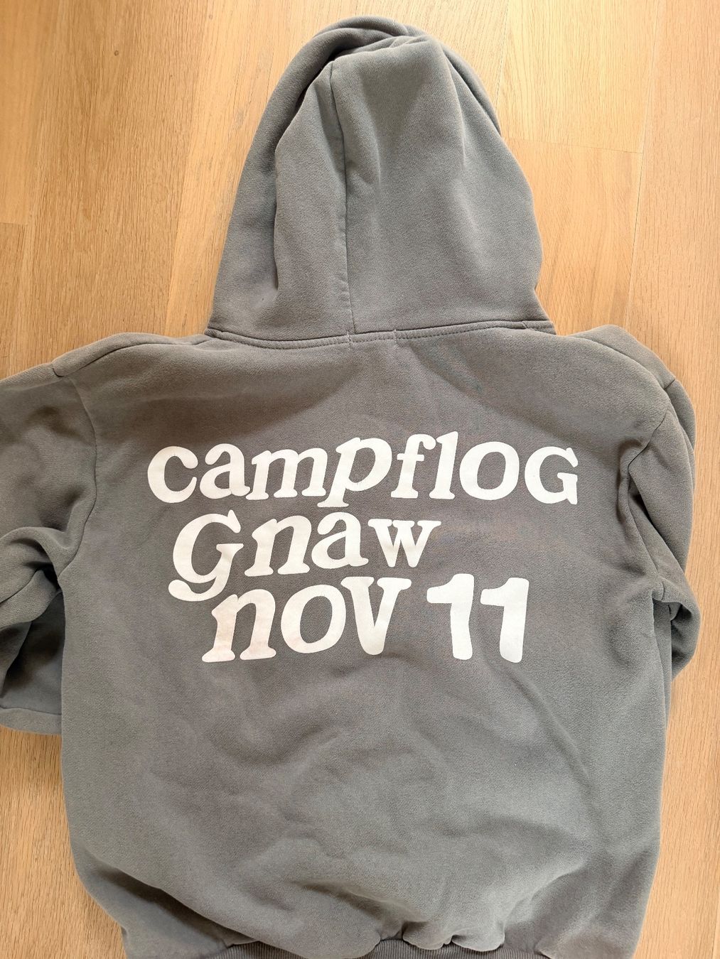 Pullover & Sweatshirts: Hoodie M – Gebraucht aus Rüschlikon von tcf_mp8y 1