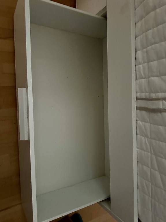 Lits: Bettrahmen mit Lattenrost 160x200 – D'occasion à Muttenz par anna123 4