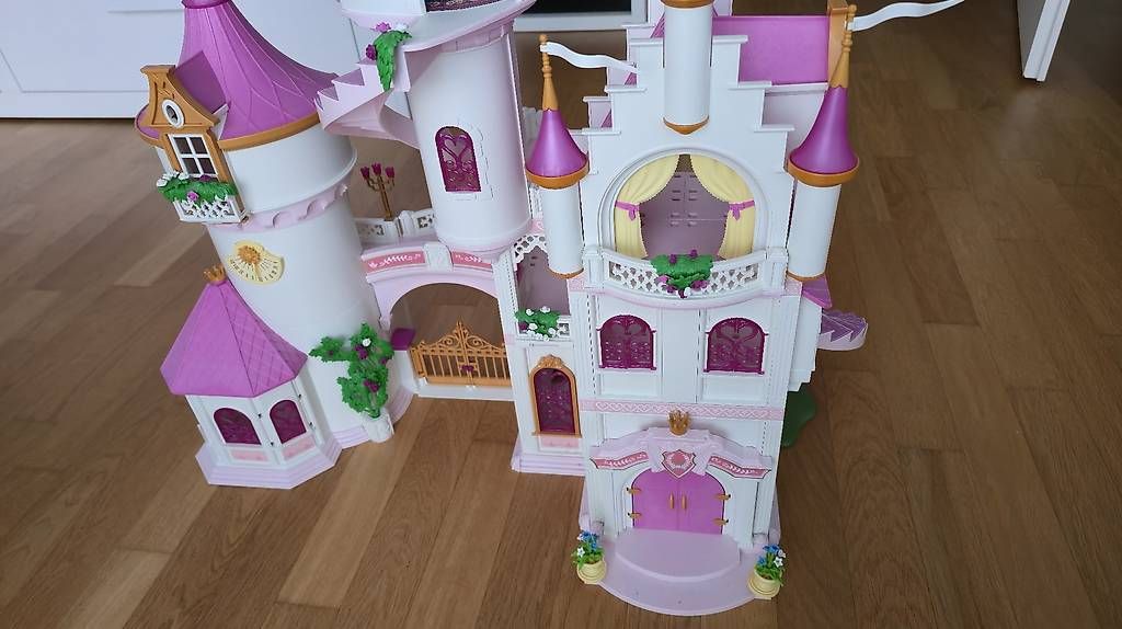 Playmobil Giocattoli: Playmobil Schloss – Usato da Kirchberg BE venduto da TI-Tech 4