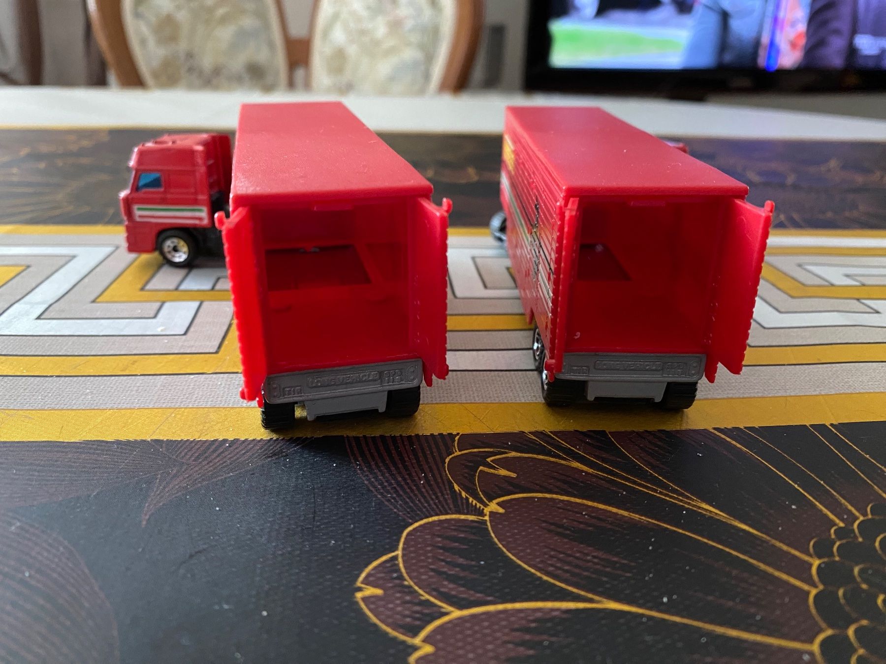Ferrari Modellini d'auto: Matchbox Ferrari Transporter 2 Stück – Usato da St. Margrethen SG venduto da Alfista_159 3