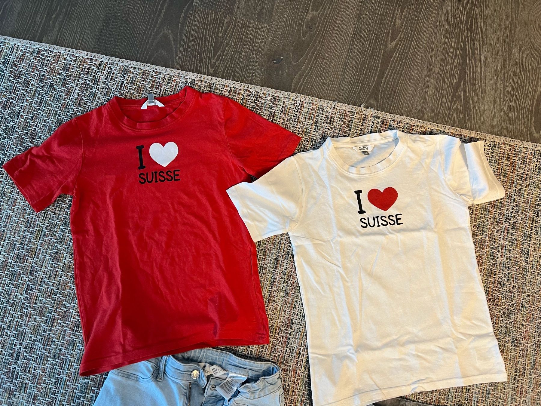 H&M Kleiderpakete & -sets: Kinderjeans Set +Tshirt G.140/146/152 – Gebraucht aus Buchs SG von dr750 2
