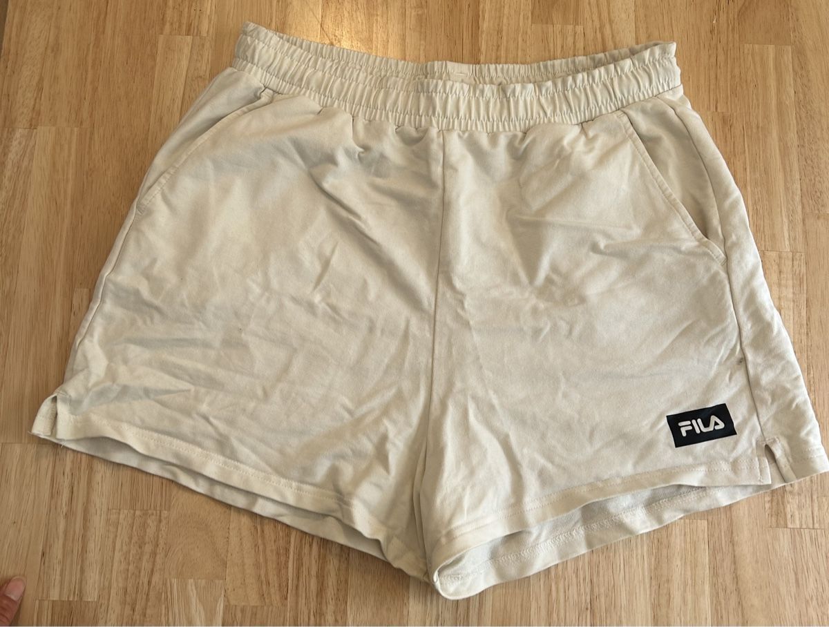 Fila Pantaloni: Fila shorts – Nuovo (secondo la descrizione) da Winterthur venduto da gaby.00