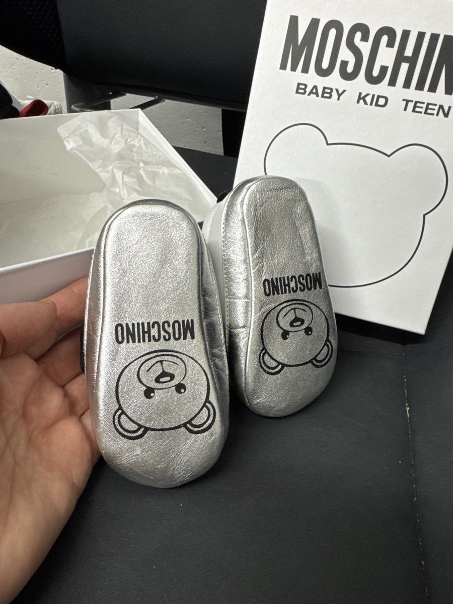 Moschino Scarpe per ragazzi: Moschino Baby Schuhe – Nuovo (secondo la descrizione) da Menzingen venduto da Dali2504 3