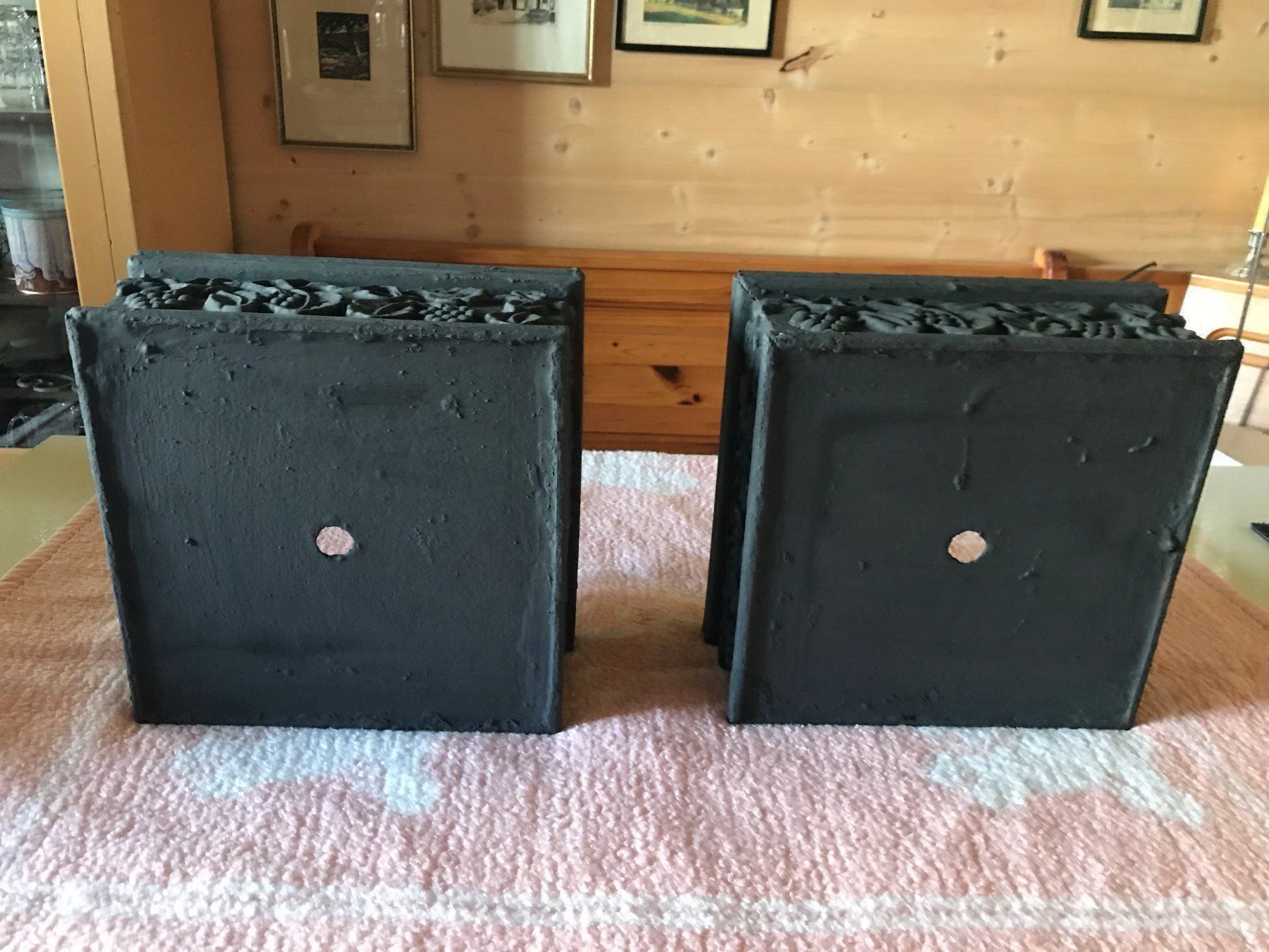 Vasi per fiori: 2 anciens bacs à fleurs en fonte – Usato da Ste-Croix venduto da BuffetSC 2