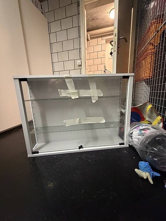 Vitrines: Hängevitrine – D'occasion à Zollikofen par hakikk 4