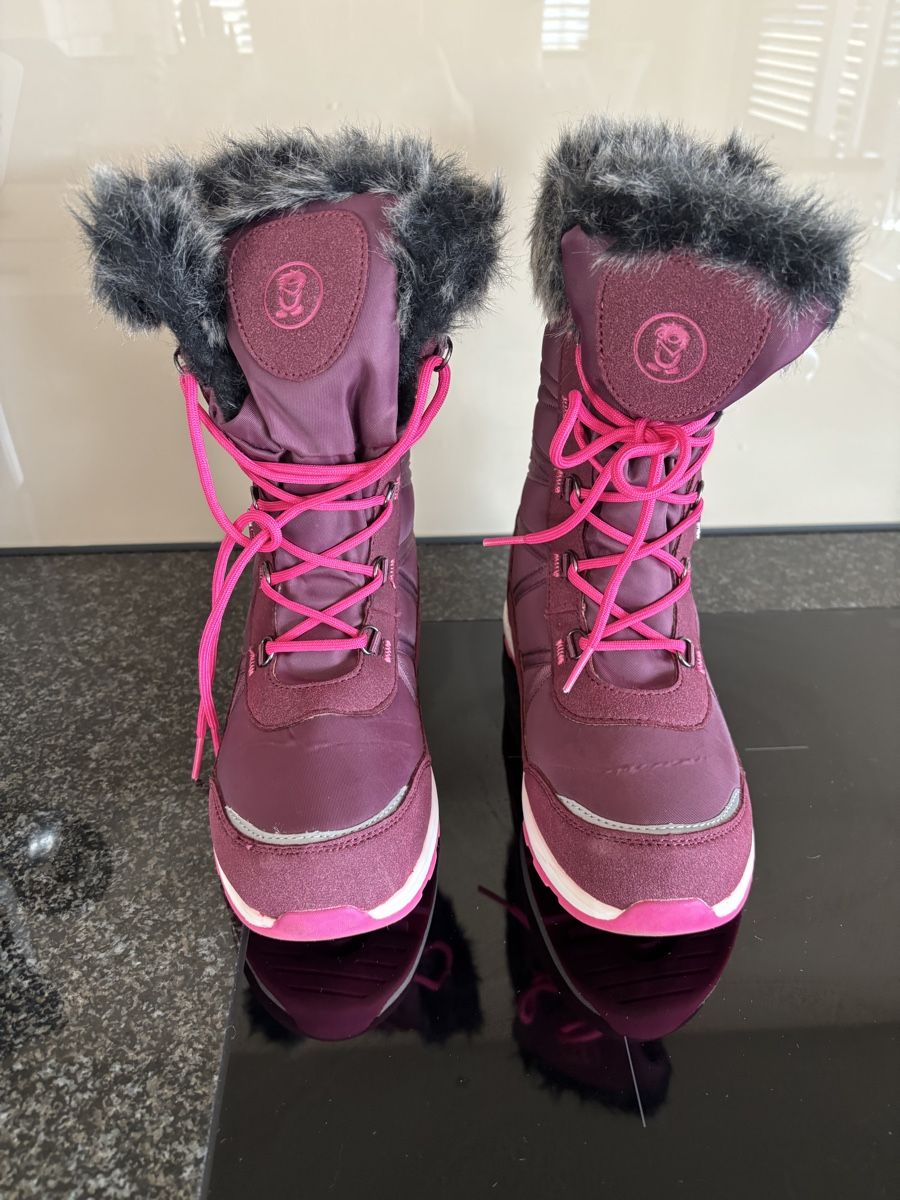 Scarpe per ragazze: Trollkids Kinder Winterstiefel Grösse 37 – Usato da Grosswangen venduto da Sunnyday35