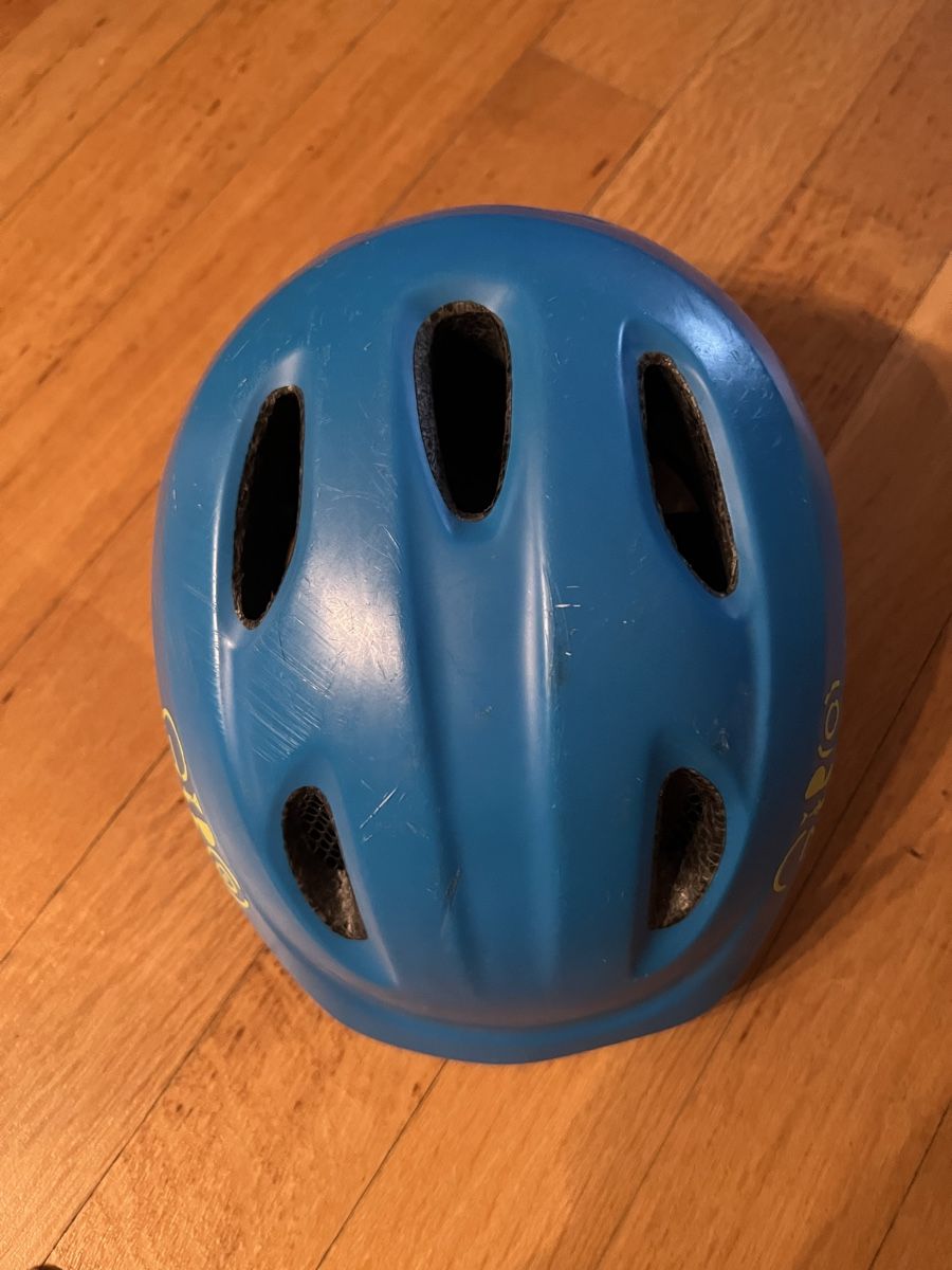 Giro Casques: 2 Kinderhelme Velo  – D'occasion à Basel par Isi_takes_it_easy 1