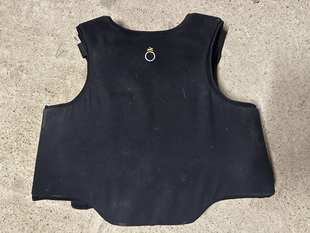 Protections: Reitweste / Body Protector Grösse XS-S – D'occasion à Biel-Benken BL par Moolie 1