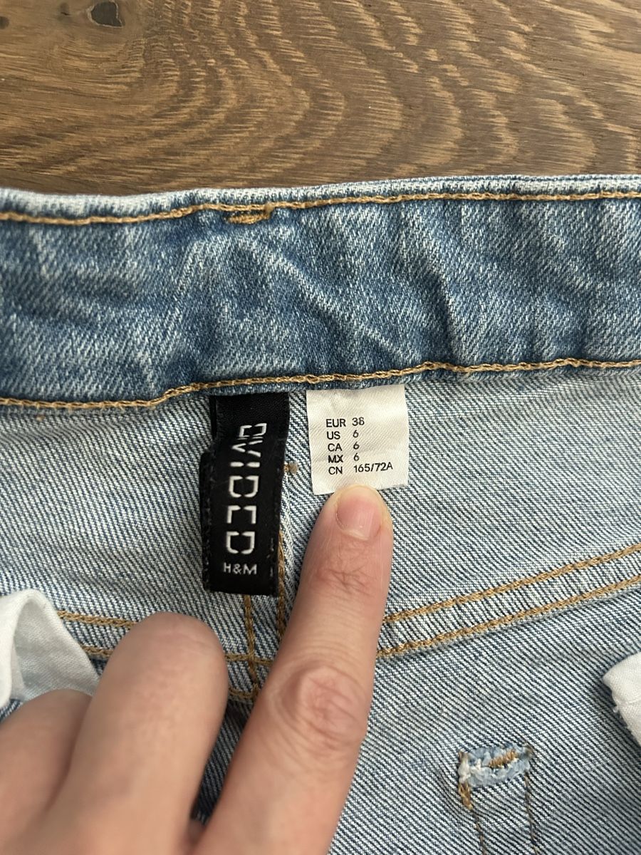 H&M Jeans: H&M divided jeans light blue size 38 – Nuovo (secondo la descrizione) da Epalinges venduto da kat_lyp6 1