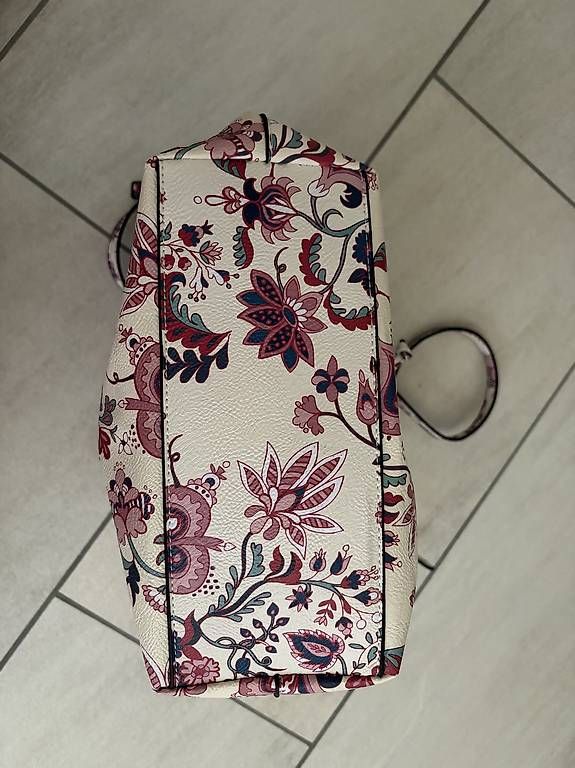 Borse da donna: Tasche – Usato da Niederhasli venduto da log_5ffv 2