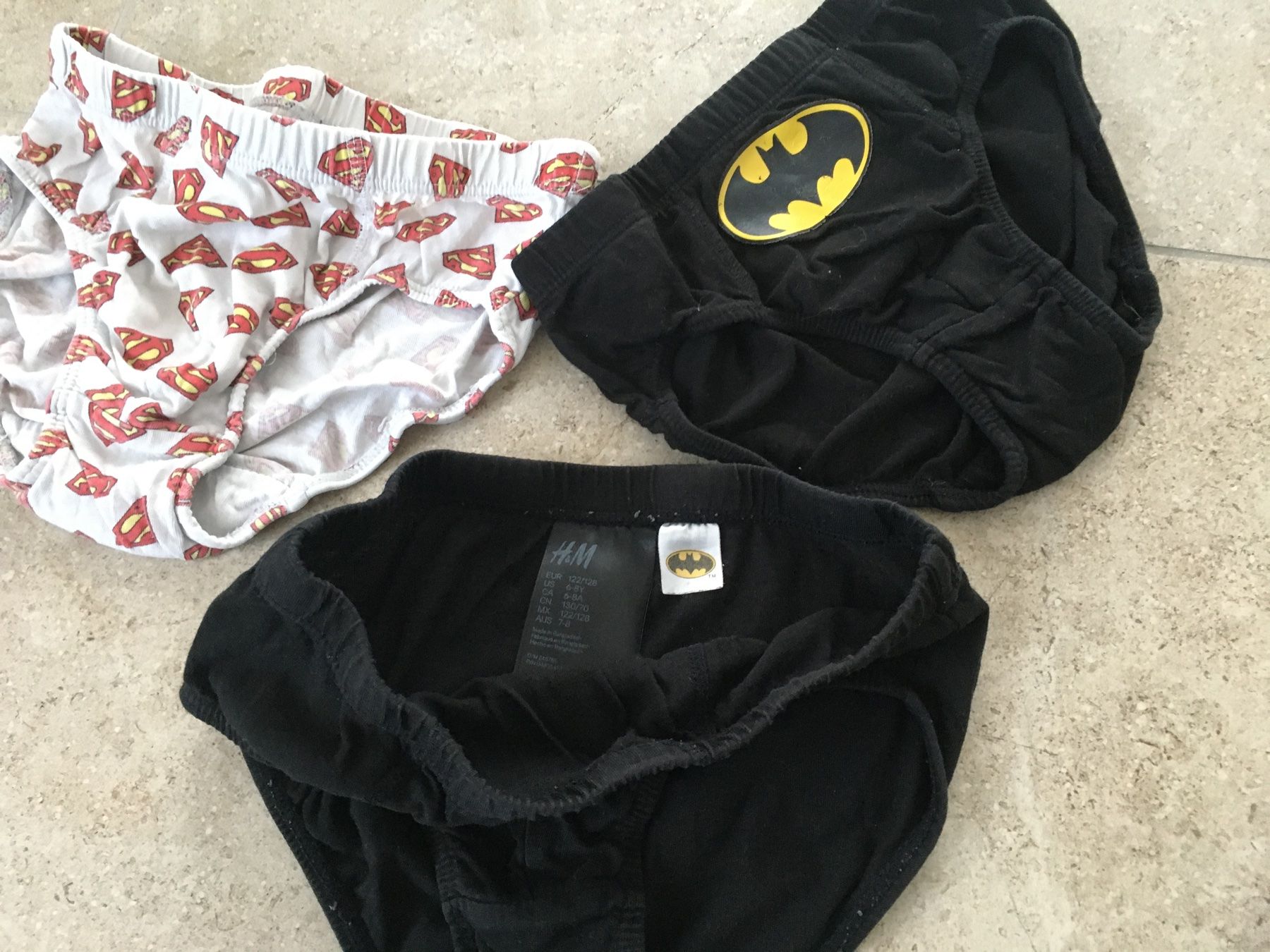 H&M Biancheria intima: Batmen + Supermen Slips Gr. 122-128 – Usato da Gächlingen venduto da Tara_devi 2