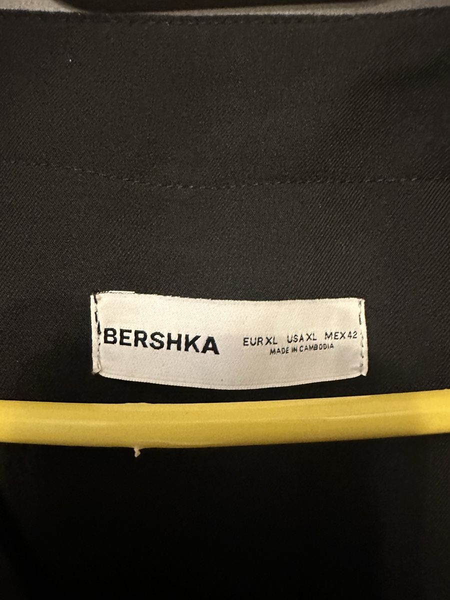 Camicie: Schwarzes Bershka Oberteil XL – Usato da Däniken SO venduto da lau_75z8 2