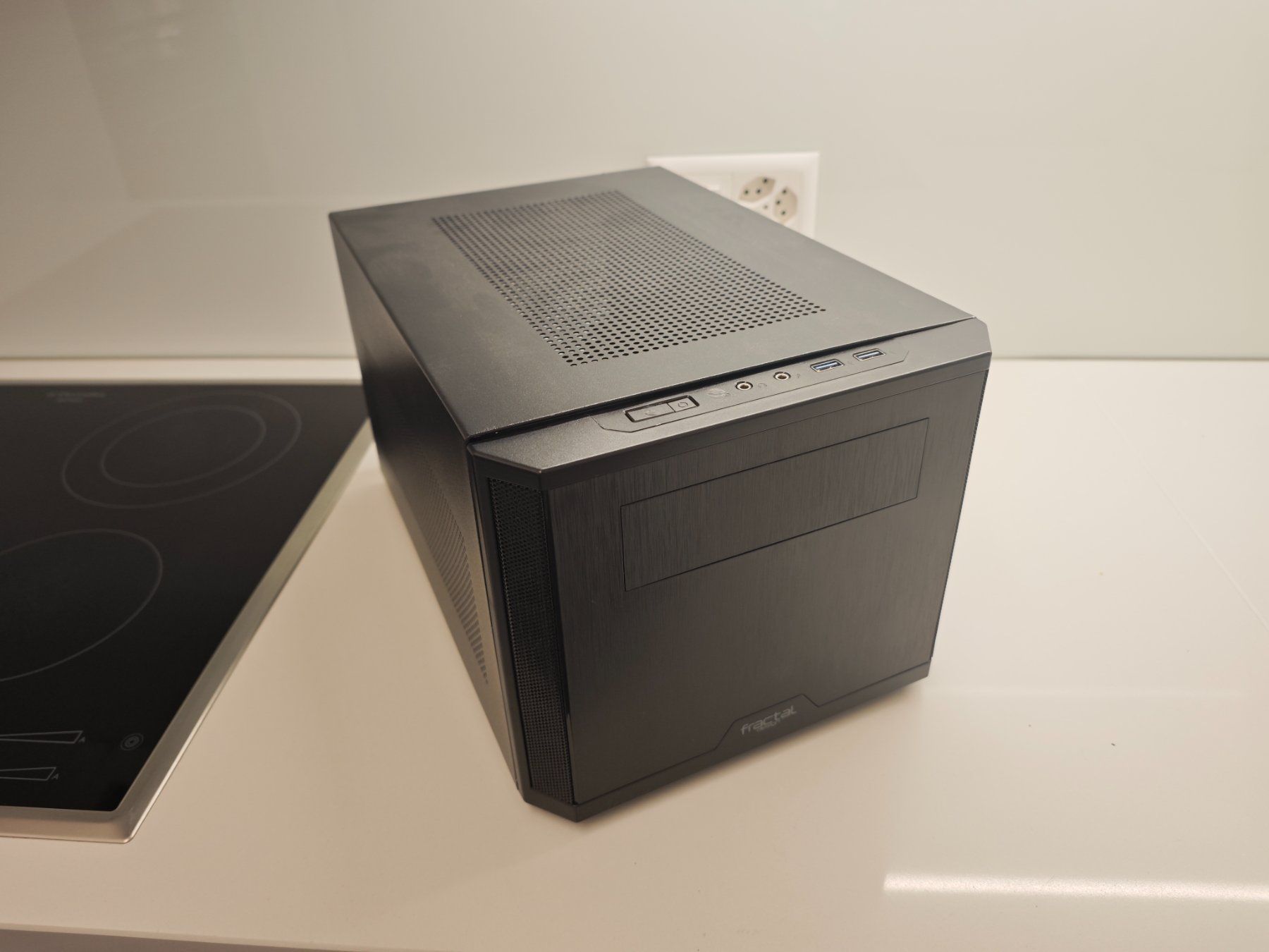 Fractal Custodie: Fractal Design Core 500 – Kompaktes Mini-ITX PC-Gehäuse – Usato da Zürich venduto da ACID_IV 3