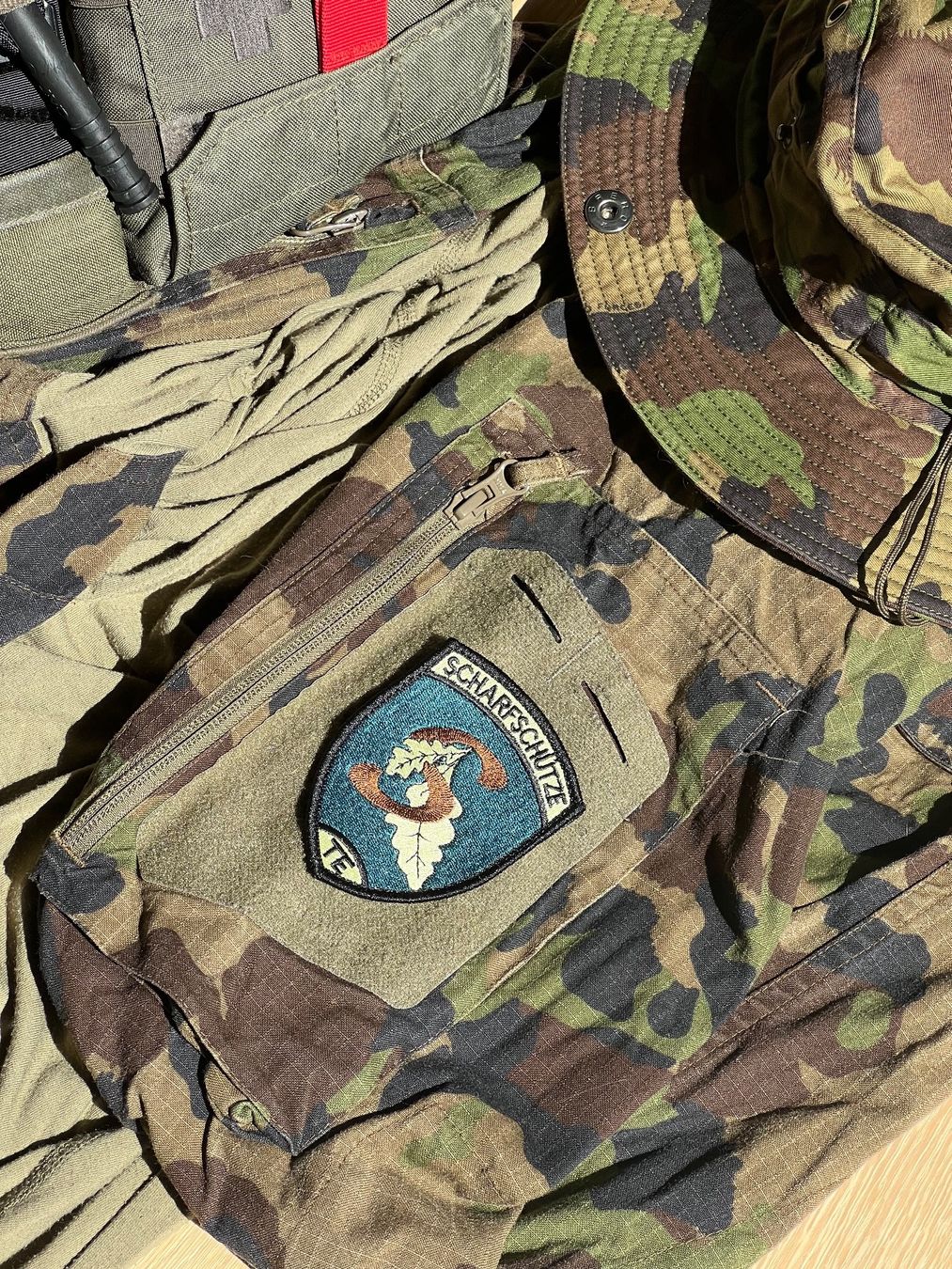 Schweizer Armee Placchette & Badge: Badge Scharfschütze TE mit Klett *** – Nuovo e nell'imballaggio originale da Fruthwilen venduto da speex 3