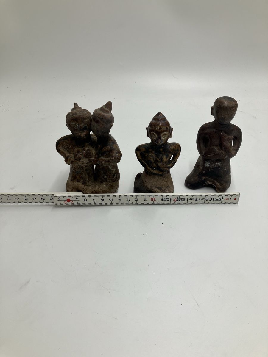 Statuette: 3 lanna Tonfiguren antik – Usato da fribourg venduto da Retroverso 4