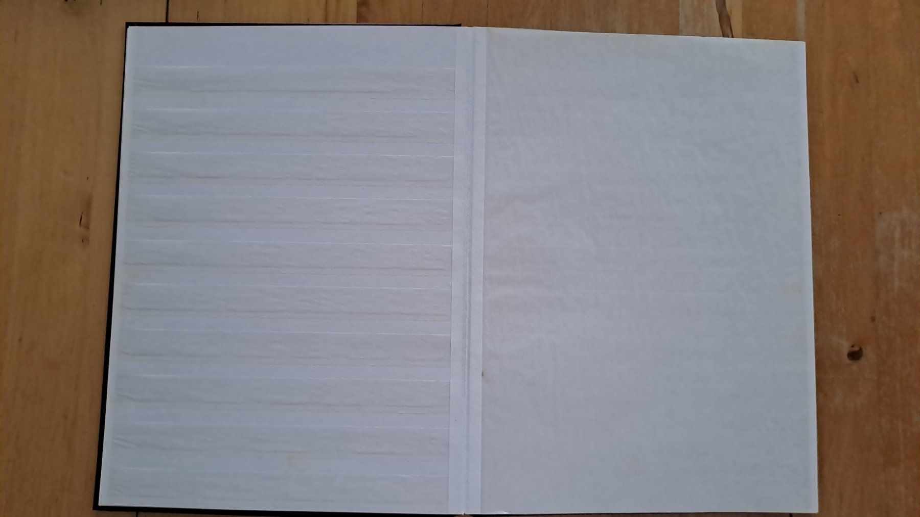 Alben: Briefmarken Album – Gebraucht aus Bergdietikon von Lion-King 1