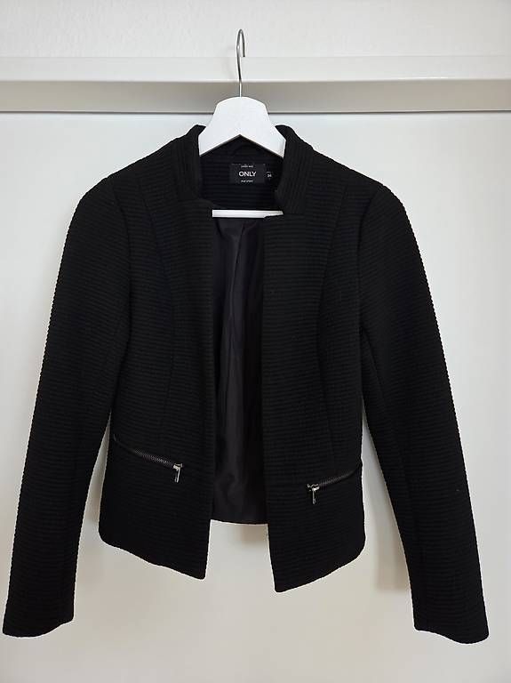 Giacche: Blazer in schwarz von Only – Usato da Basel venduto da GlimmerAnne 1